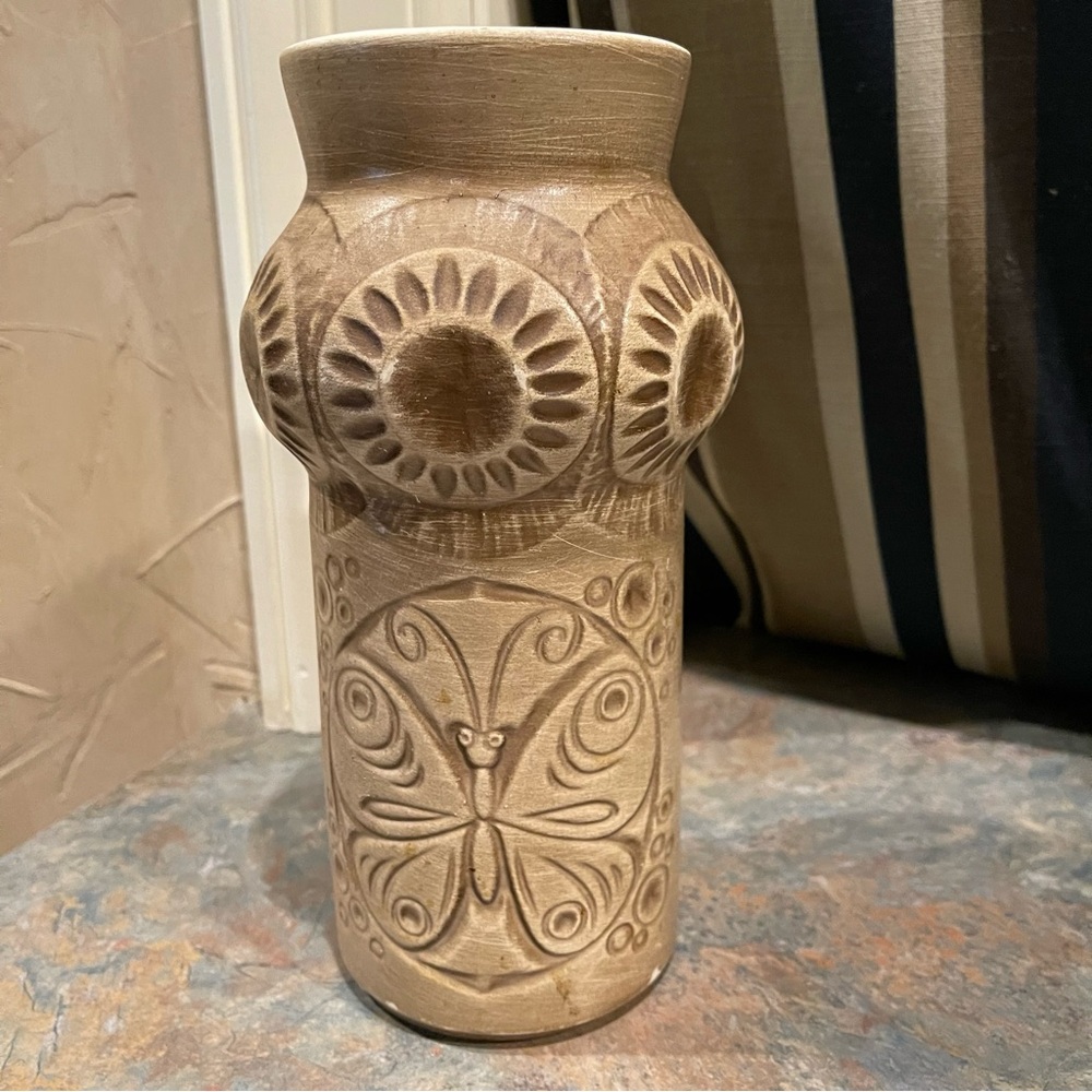 Vintage McCoy Vase Scandia #620 Beige Tan Taupe Pottery Butterfly Mid Century